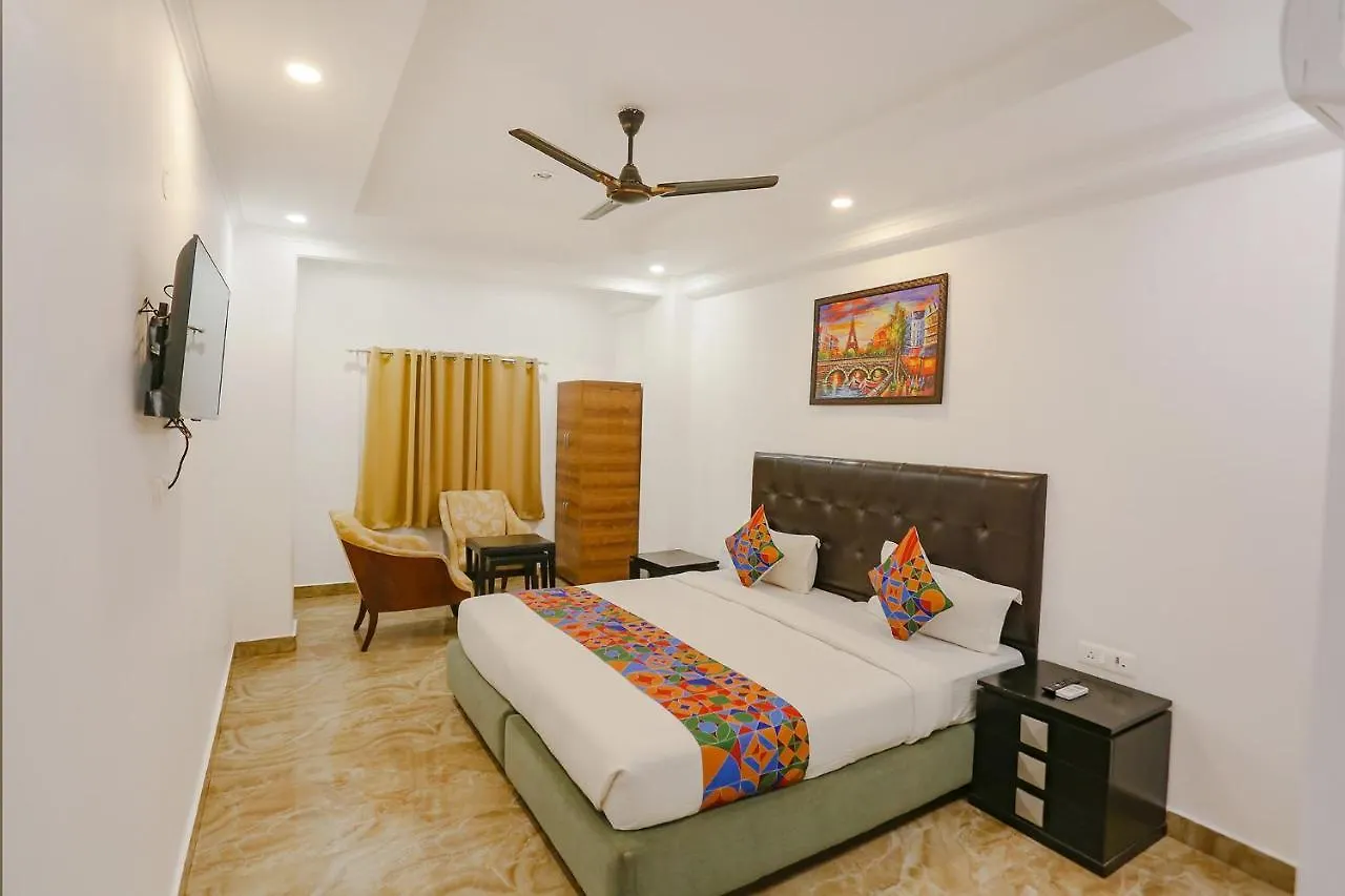 Fabexpress Taj Residency Near Yashobhoomi Convention Centre 호텔 델리