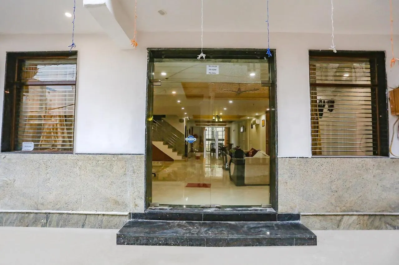 Fabexpress Taj Residency Near Yashobhoomi Convention Centre 호텔 델리